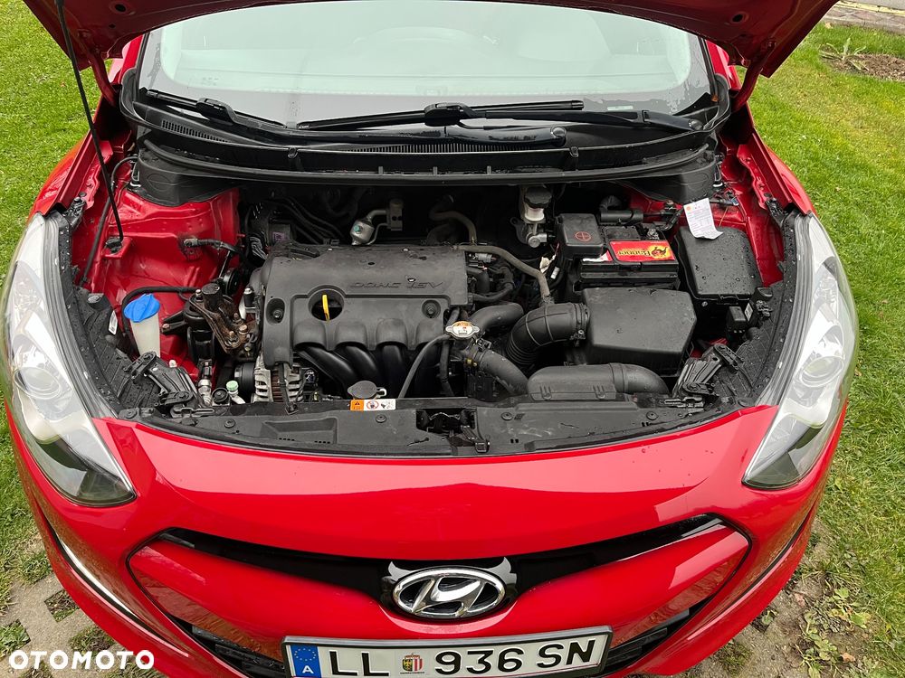 Hyundai i30 i30cw 1.4 Trend - 21