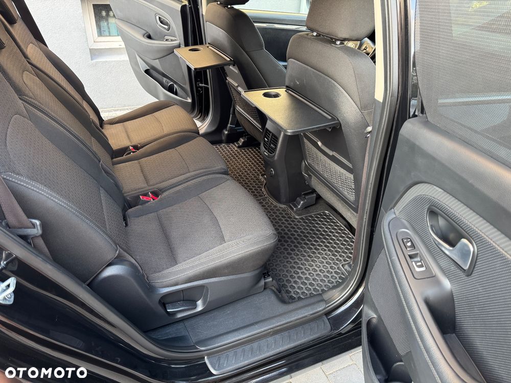 Kia Carens 1.7 CRDi 141 ISG Vision - 17