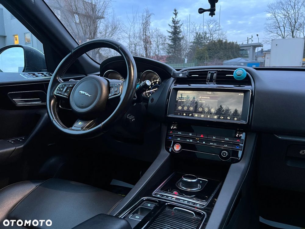 Jaguar F-Pace 25t AWD Prestige - 20