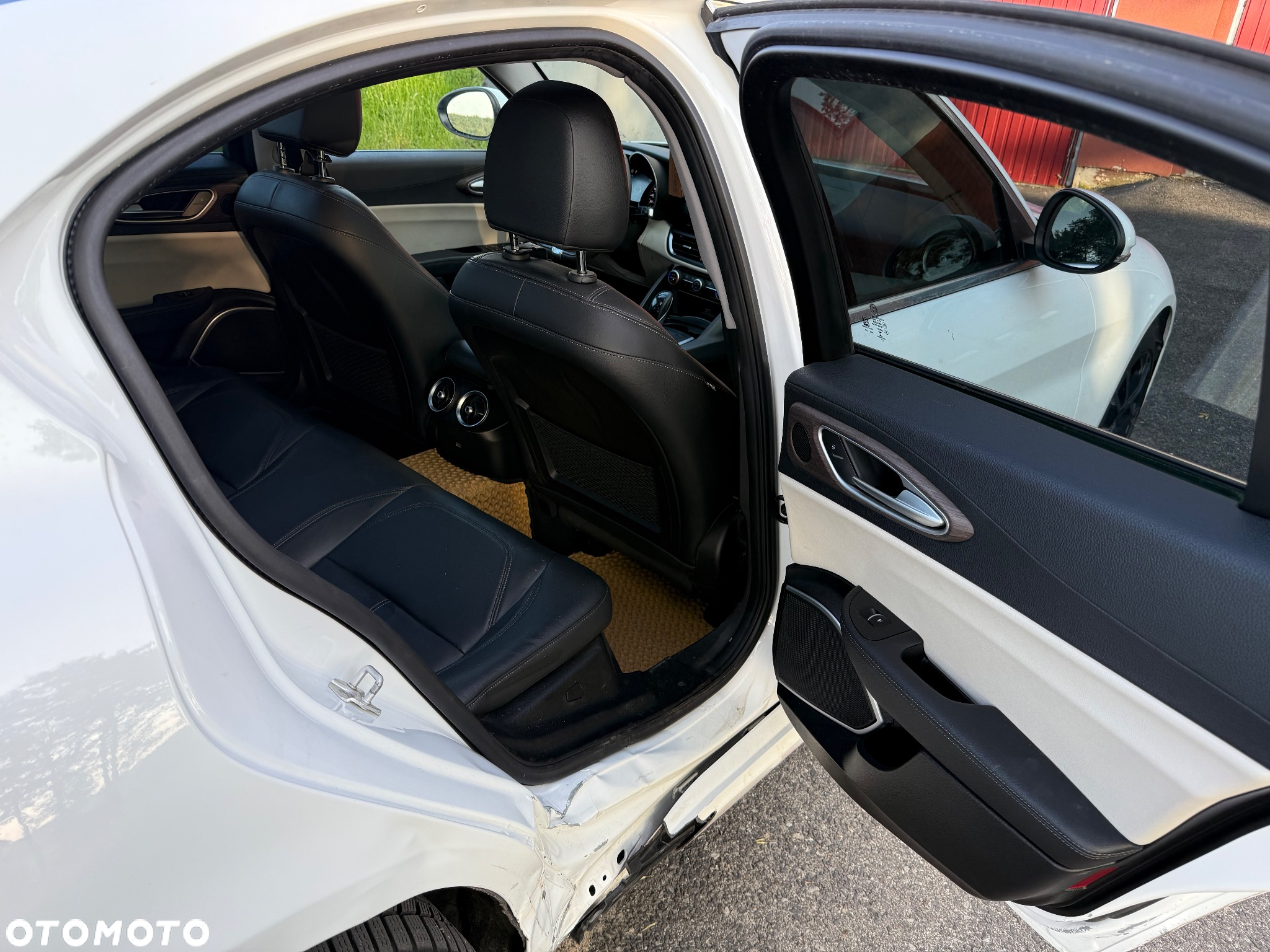 Alfa Romeo Giulia 2.0 Turbo 16V AT8-Q4 Ti - 12