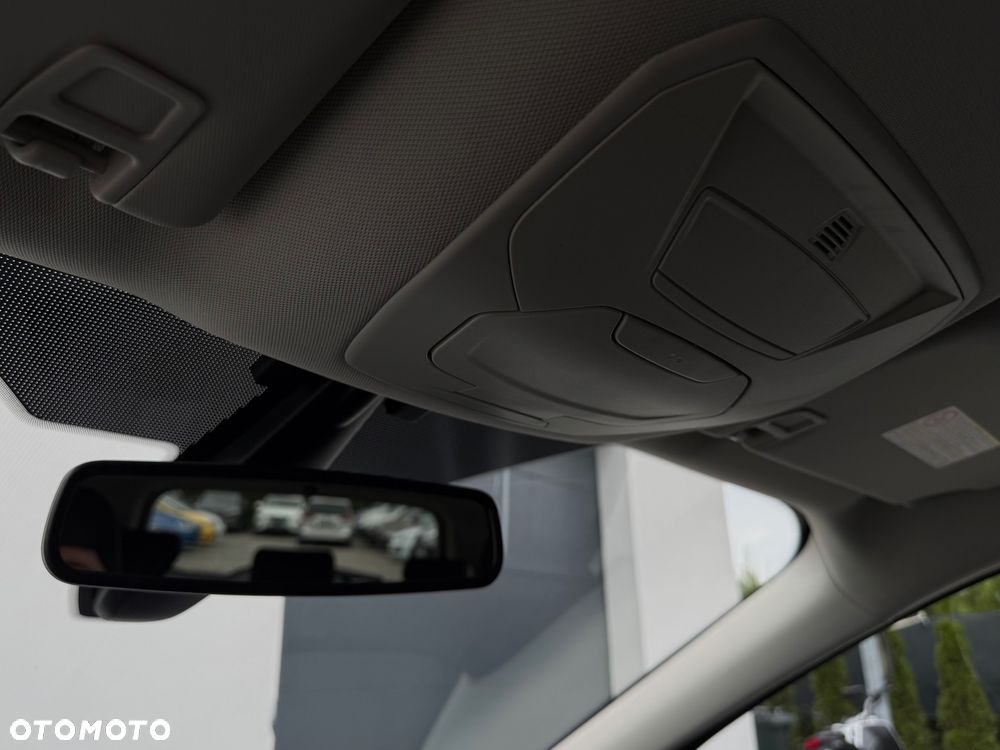 Ford Kuga 2.0 TDCi 2x4 Titanium - 23