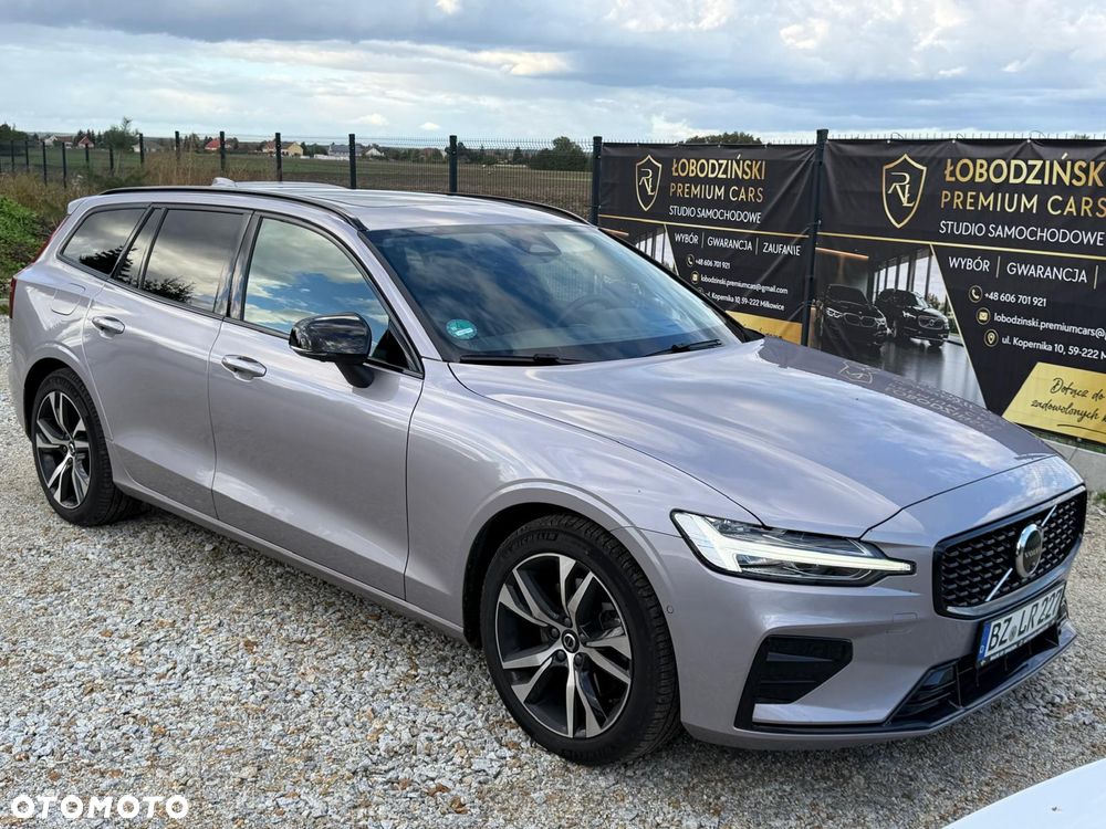 Volvo V60 B4 B DKG Plus Dark - 4