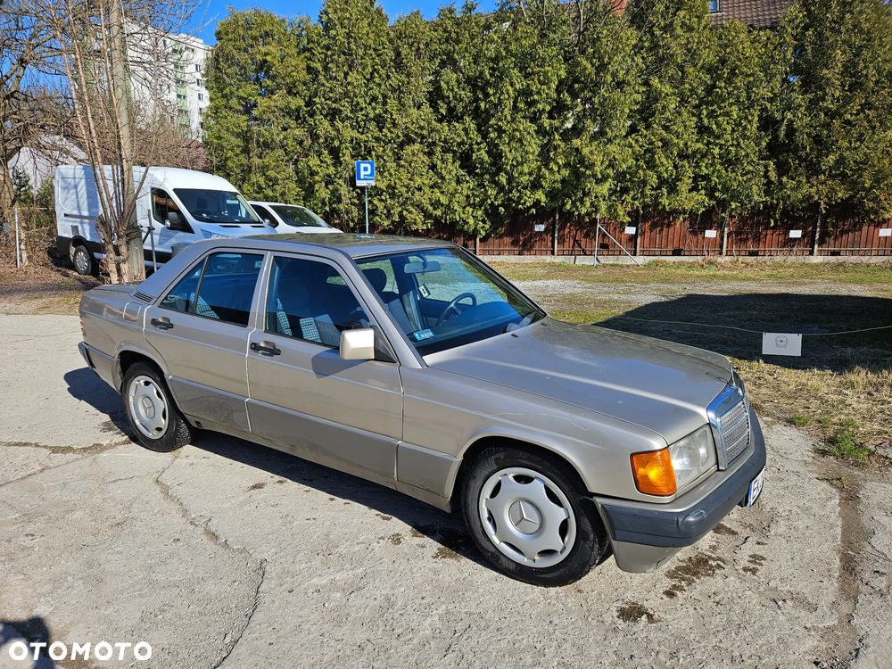 Mercedes-Benz W201 (190) - 10