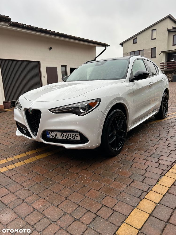 Alfa Romeo Stelvio - 12