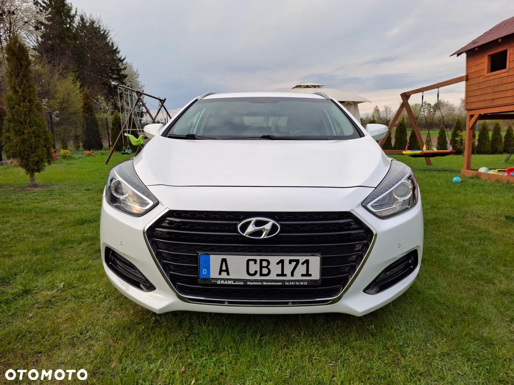 Hyundai i40 Kombi 1.7 CRDi Premium - 17