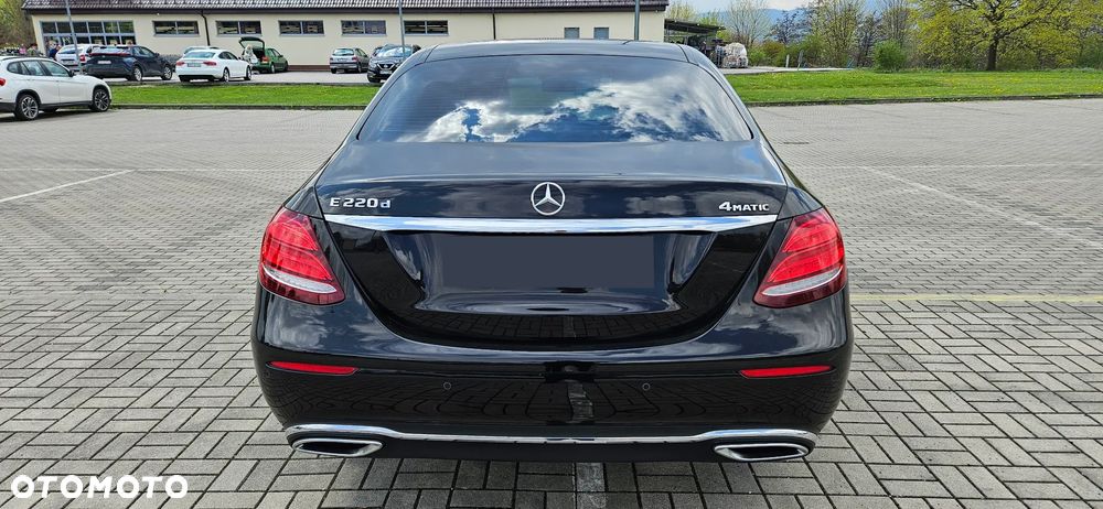 Mercedes-Benz Klasa E 220 d 4Matic 9G-TRONIC Avantgarde - 24