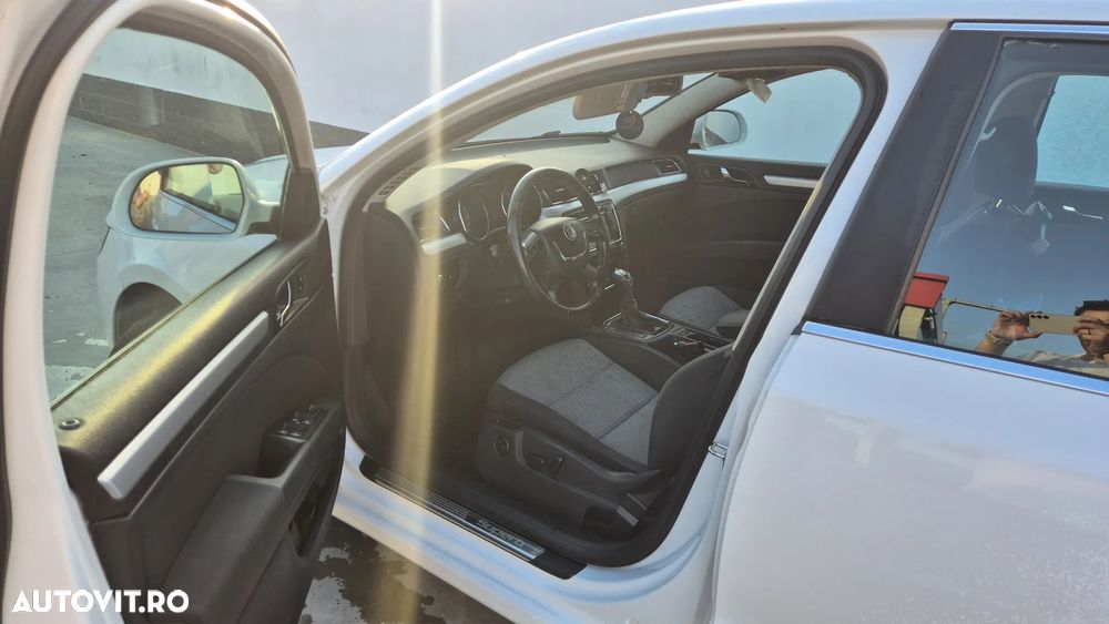 Skoda Superb 2.0 TDI Elegance - 5