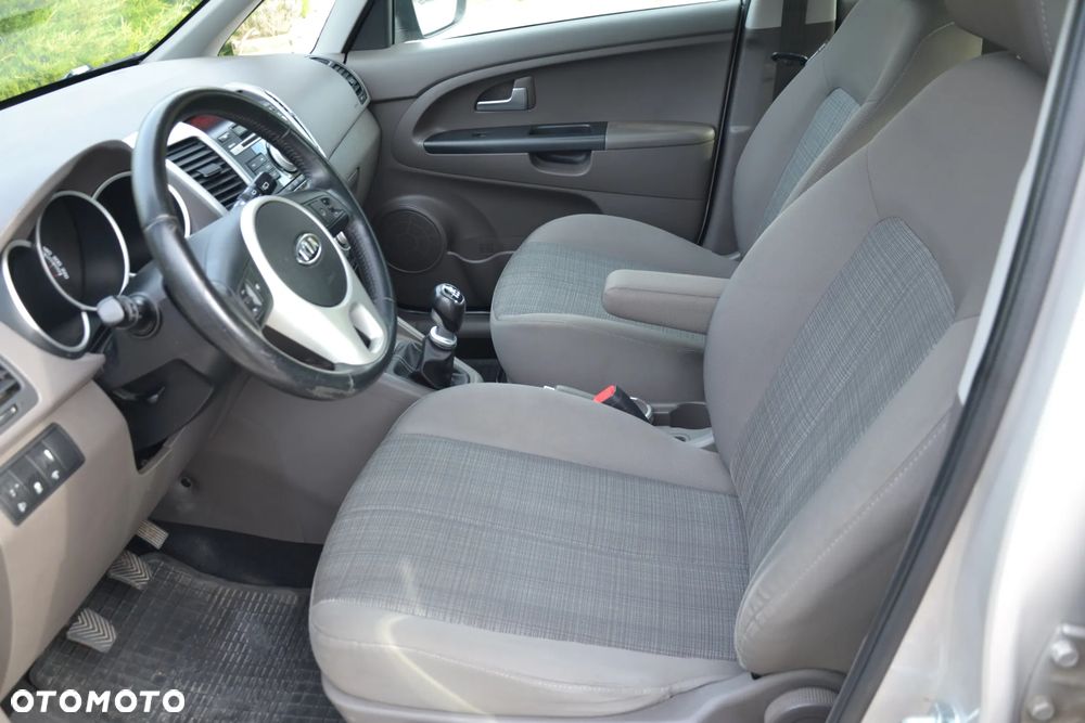 Kia Venga - 6