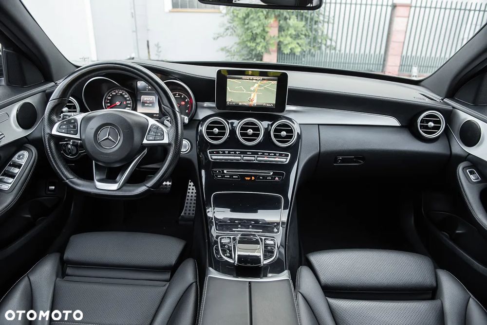 Mercedes-Benz Klasa C 400 4Matic 7G-TRONIC AMG Line - 28