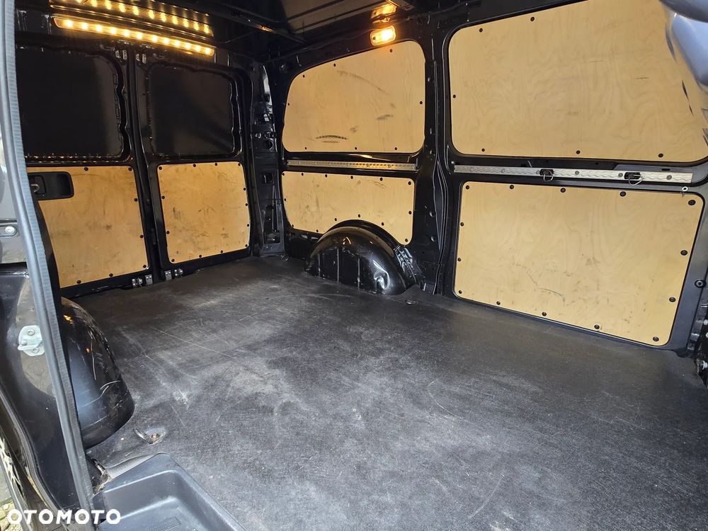 Mercedes-Benz Vito - 30