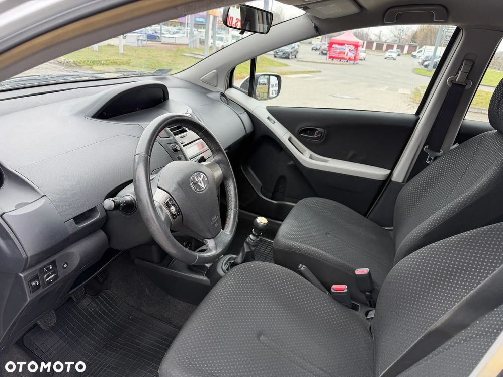 Toyota Yaris 1.33 Active - 14