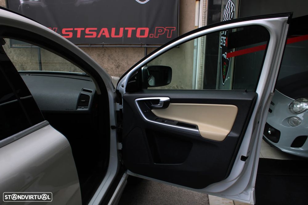 Volvo XC 60 2.0 D3 R-Design Geartronic - 29