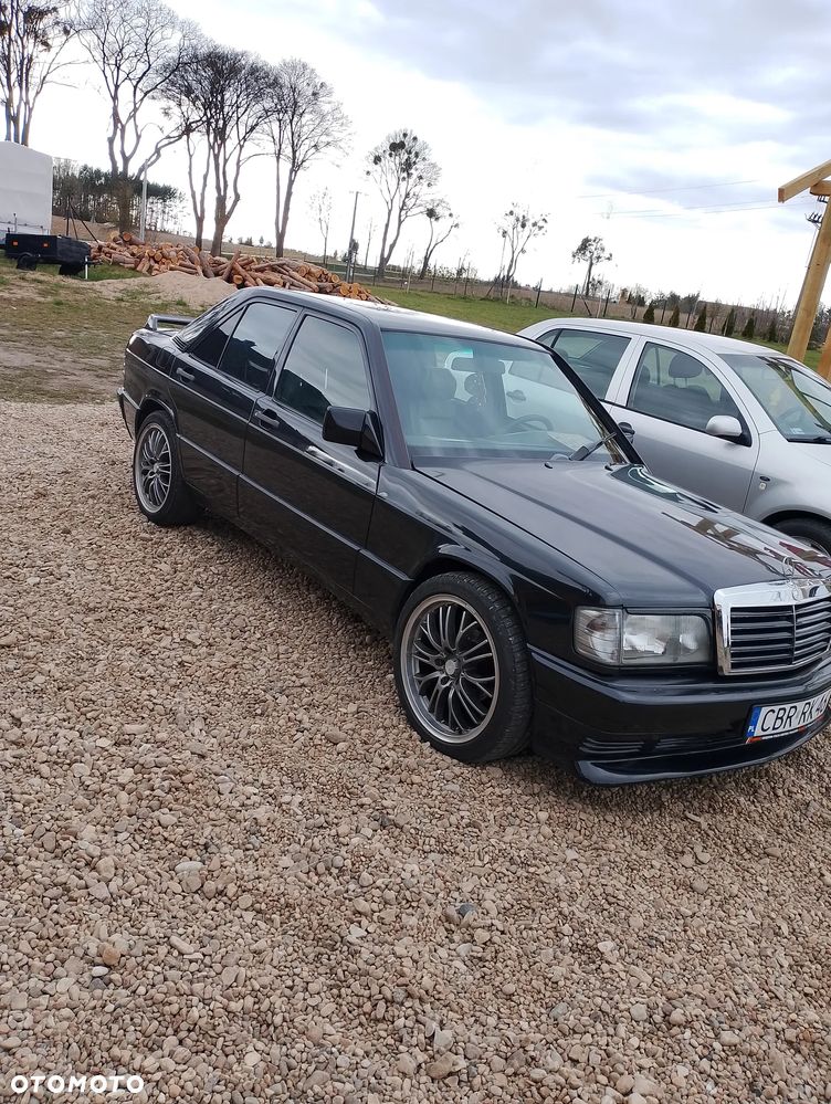 Mercedes-Benz W201 (190) - 2