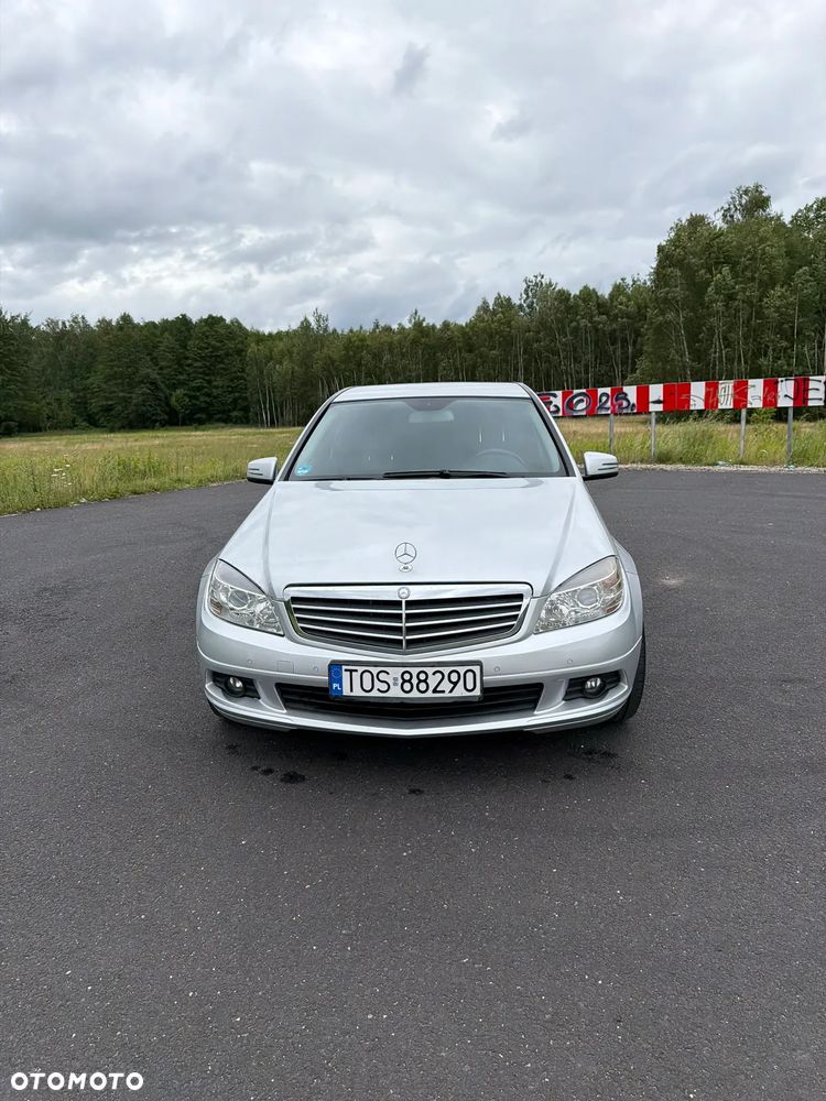 Mercedes-Benz Klasa C 180 CGI BlueEff Classic - 11