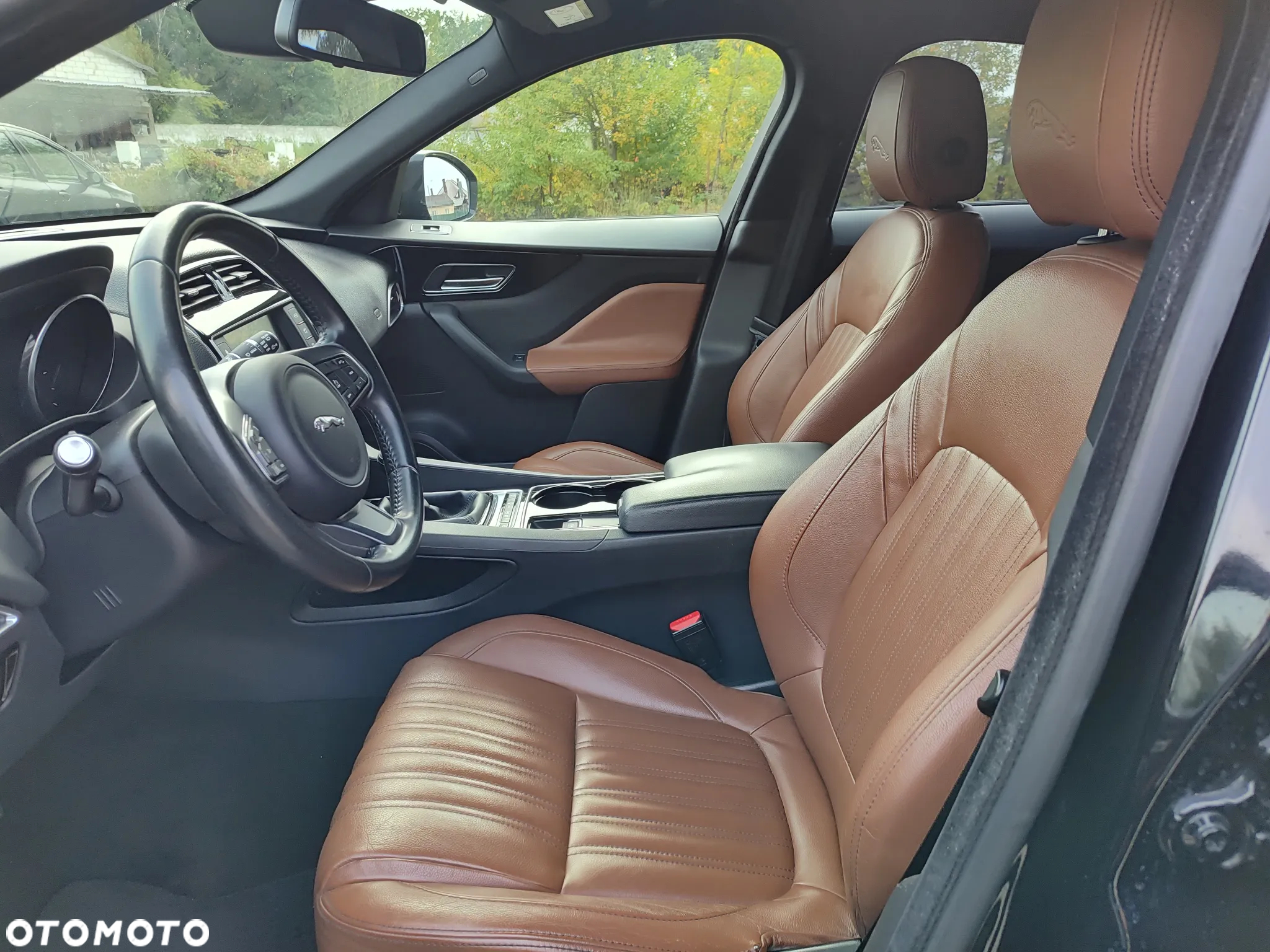 Jaguar F-Pace 2.0 i4D AWD Pure - 2