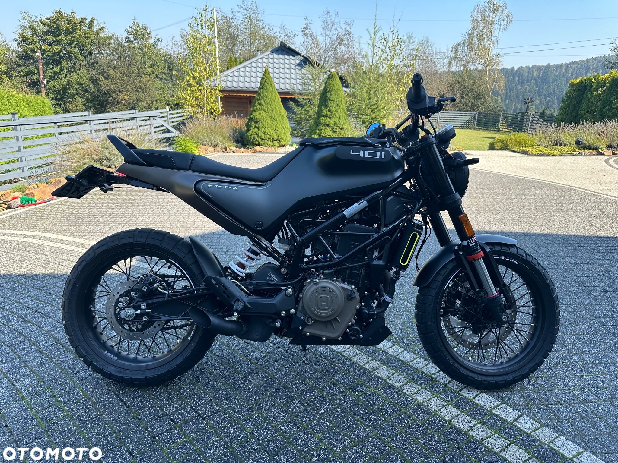 Husqvarna Svartpilen - 1