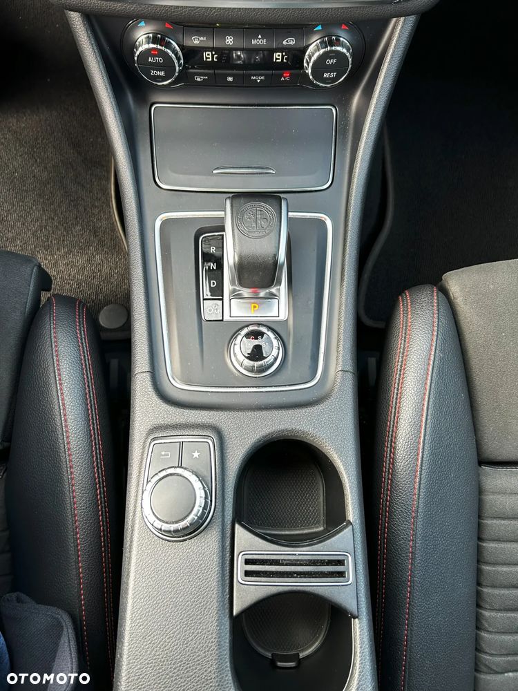 Mercedes-Benz GLA AMG 45 4-Matic - 28