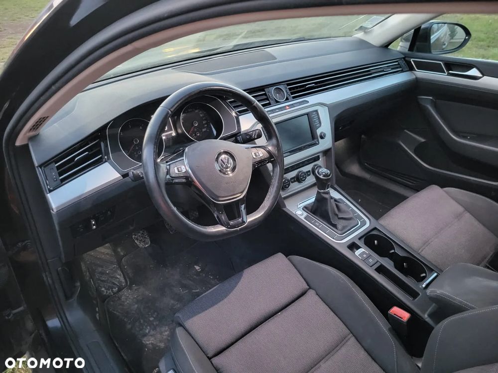 Volkswagen Passat Variant 1.6 TDI (BlueMotion Technology) Trendline - 10