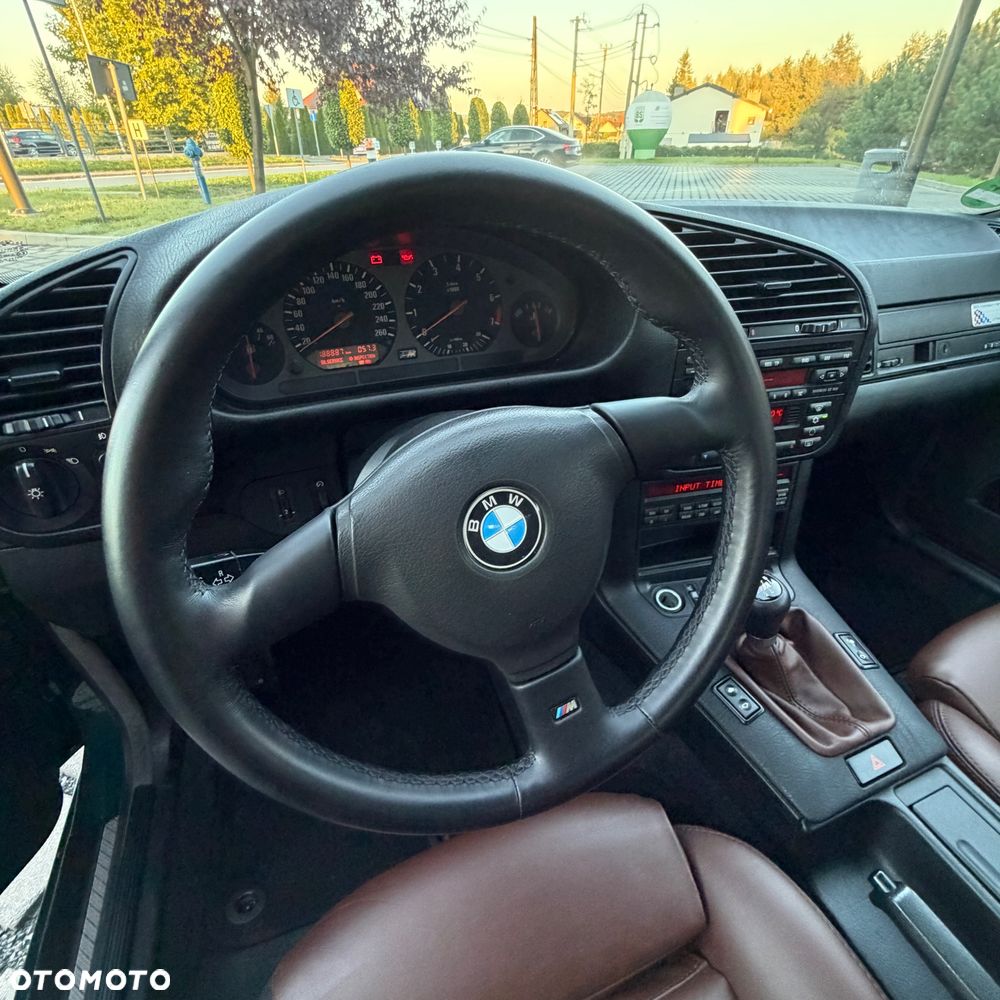 BMW Seria 3 320i - 27