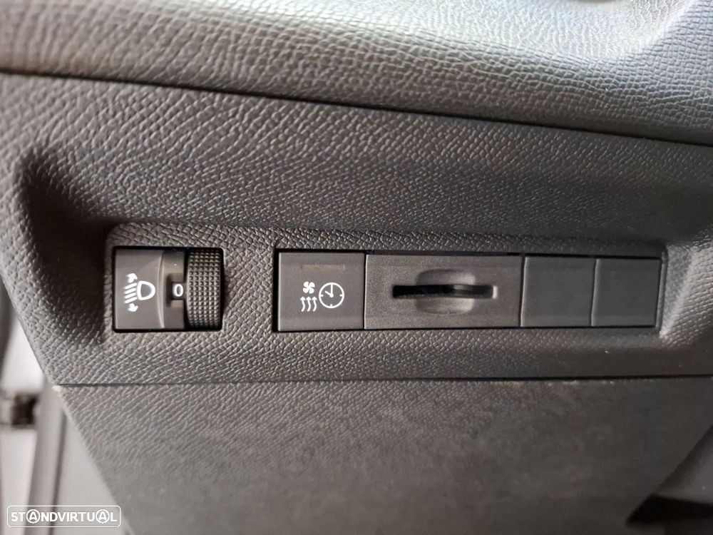 Peugeot e-308 54 kWh Allure - 21
