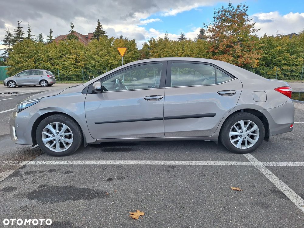 Toyota Corolla - 4