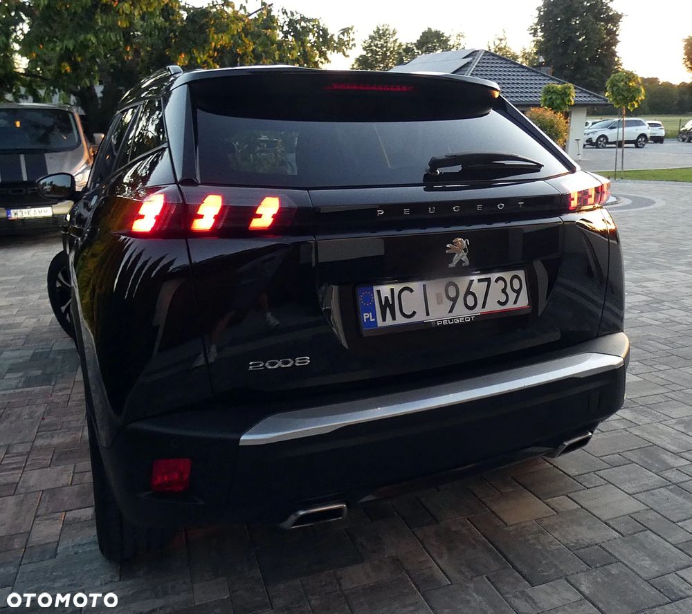 Peugeot 2008 1.2 PureTech Allure S&S EAT8 - 33