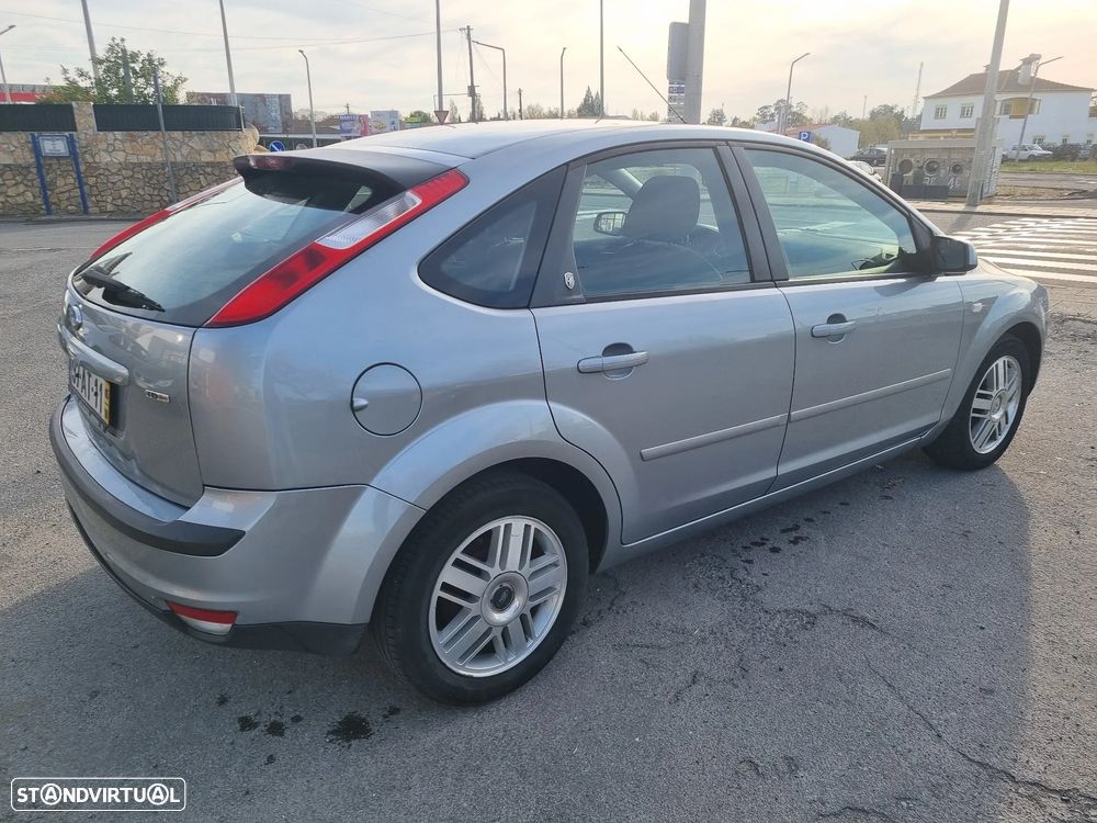 Ford Focus 1.6 TDCi Ghia - 4