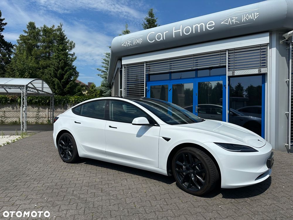 Tesla Model 3 - 10