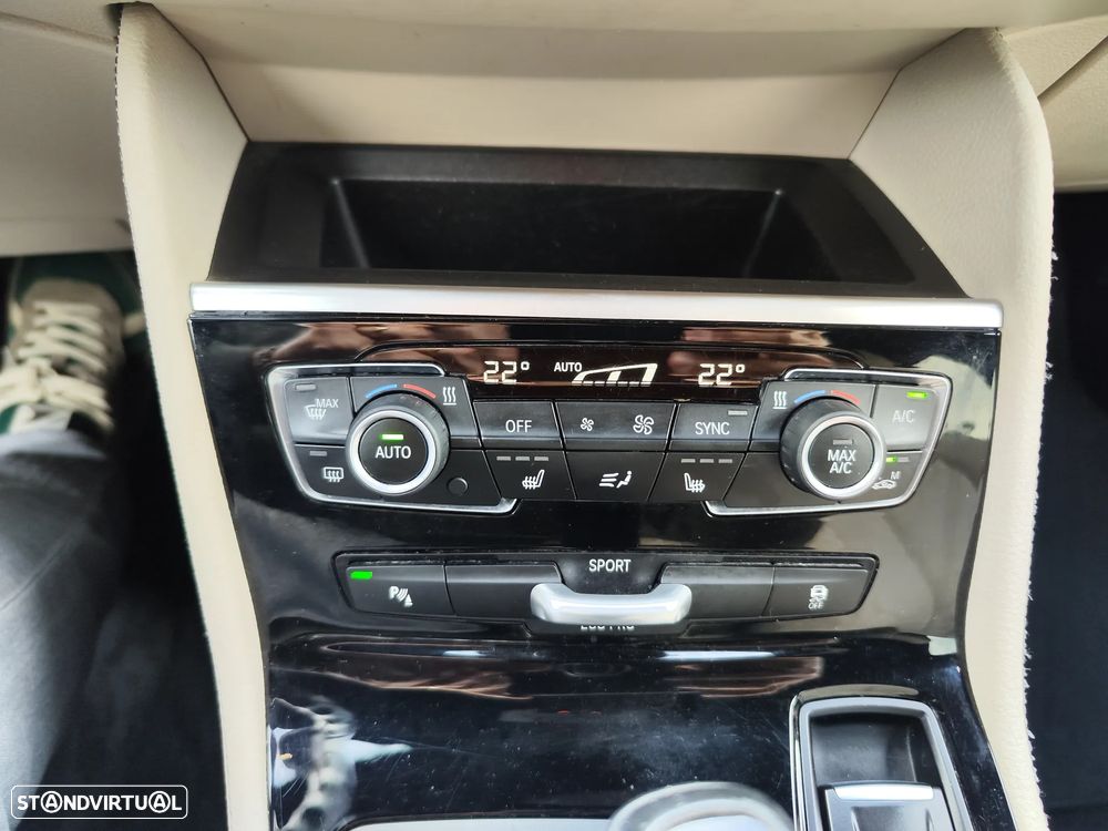 BMW 216 Active Tourer d Aut. Sport Line - 41