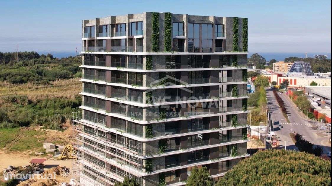 T1 com Varanda e Lugar de garagem junto à próxima Estação de Metro - Grande imagem: 4/26