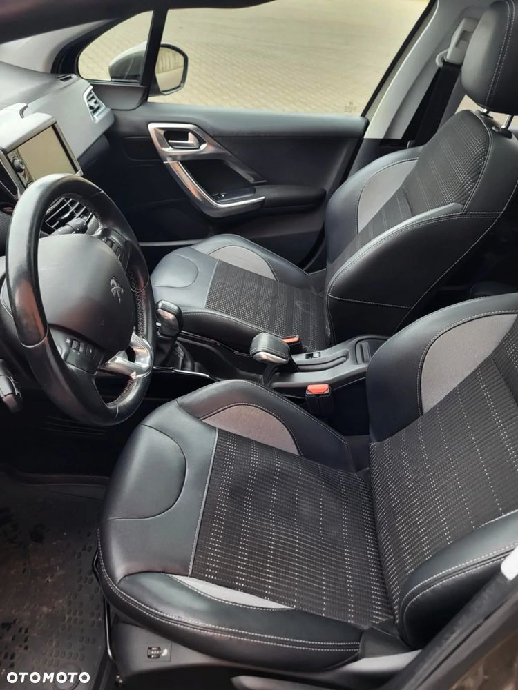 Peugeot 2008 BlueHDi 100 STOP & START Allure - 9