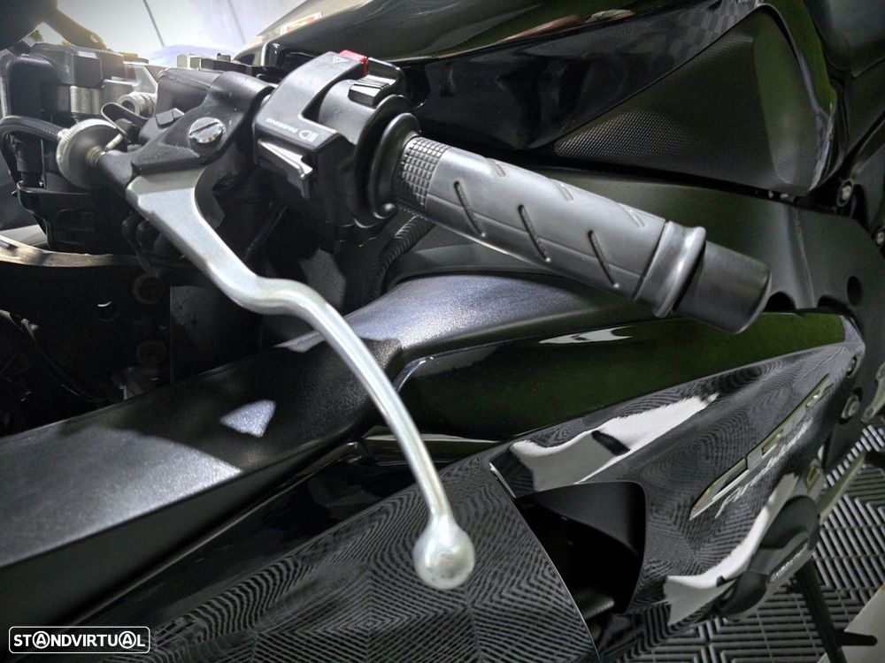 Honda CBR 1000 RR Fireblade - 17