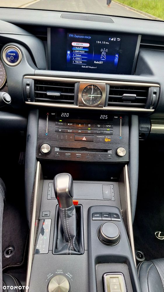 Lexus IS 300h Elegance - 13