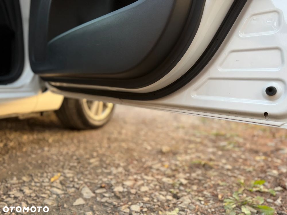 Toyota Auris 1.6 MultiMode Life+ - 23