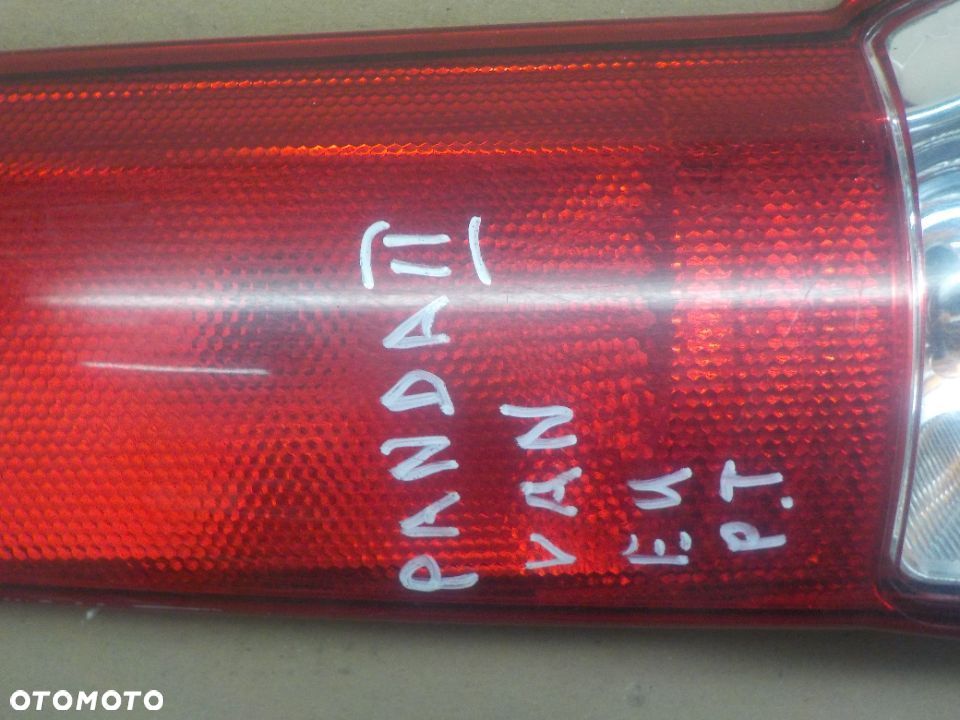 FIAT PANDA II LAMPA PRAWY TYŁ - 2