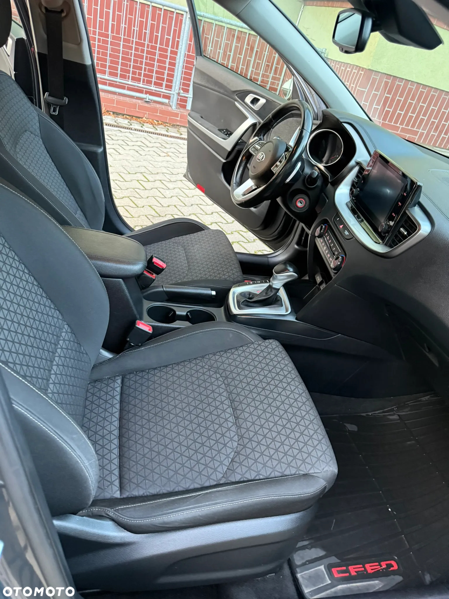 Kia Ceed 1.6 CRDi SCR M DCT - 14