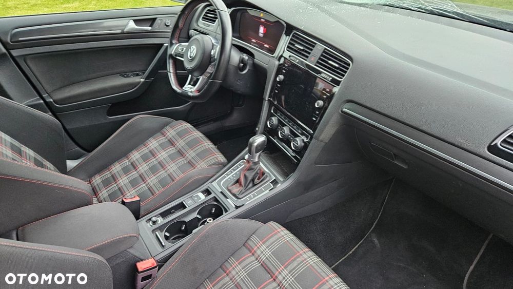 Volkswagen Golf VIII 2.0 TSI GTI DSG - 15
