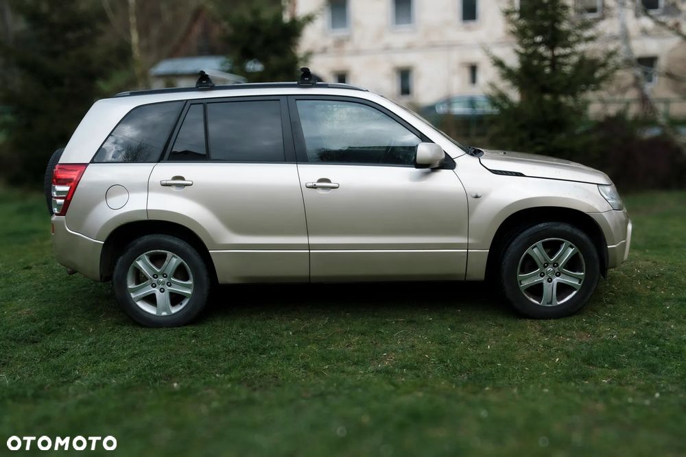 Suzuki Grand Vitara 2.0 De Luxe - 2