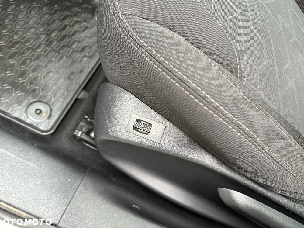 Peugeot 2008 ver-puretech-110-stop-start-business--line - 29