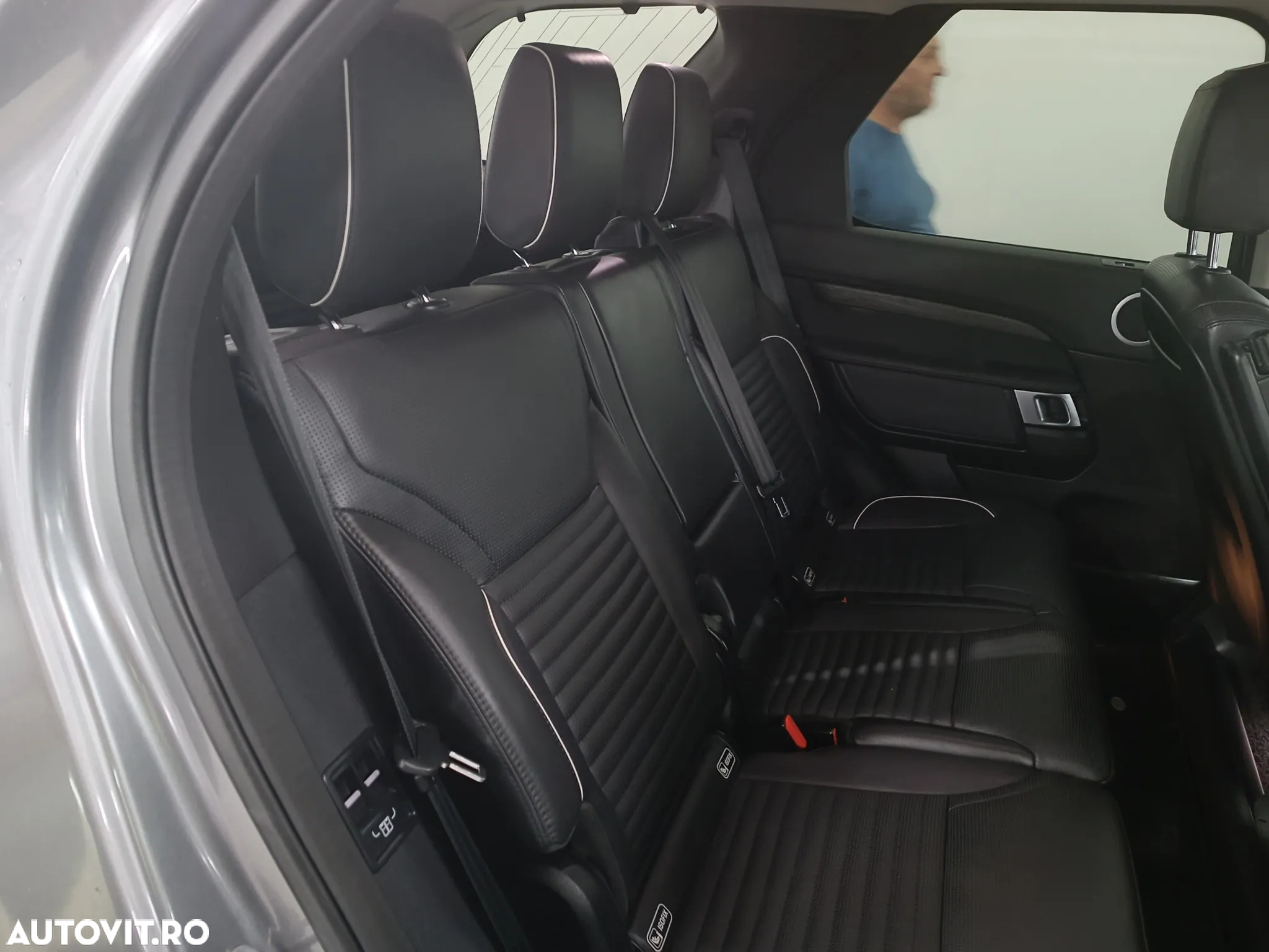 Land Rover Discovery 3.0 L TD6 HSE - 14