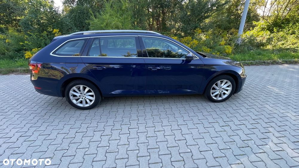 Skoda Superb 2.0 TDI 4x4 Style DSG - 10