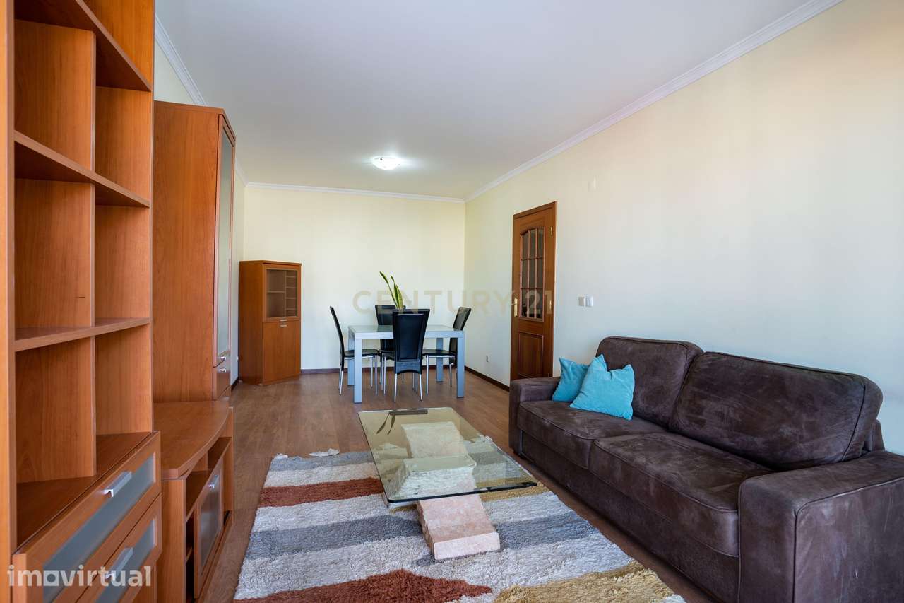 Apartamento T2 com Vista Mar e Excelente Exposição Solar - Grande imagem: 2/11