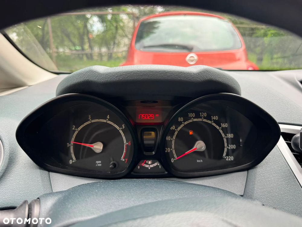 Ford Fiesta 1.25 Ambiente - 8