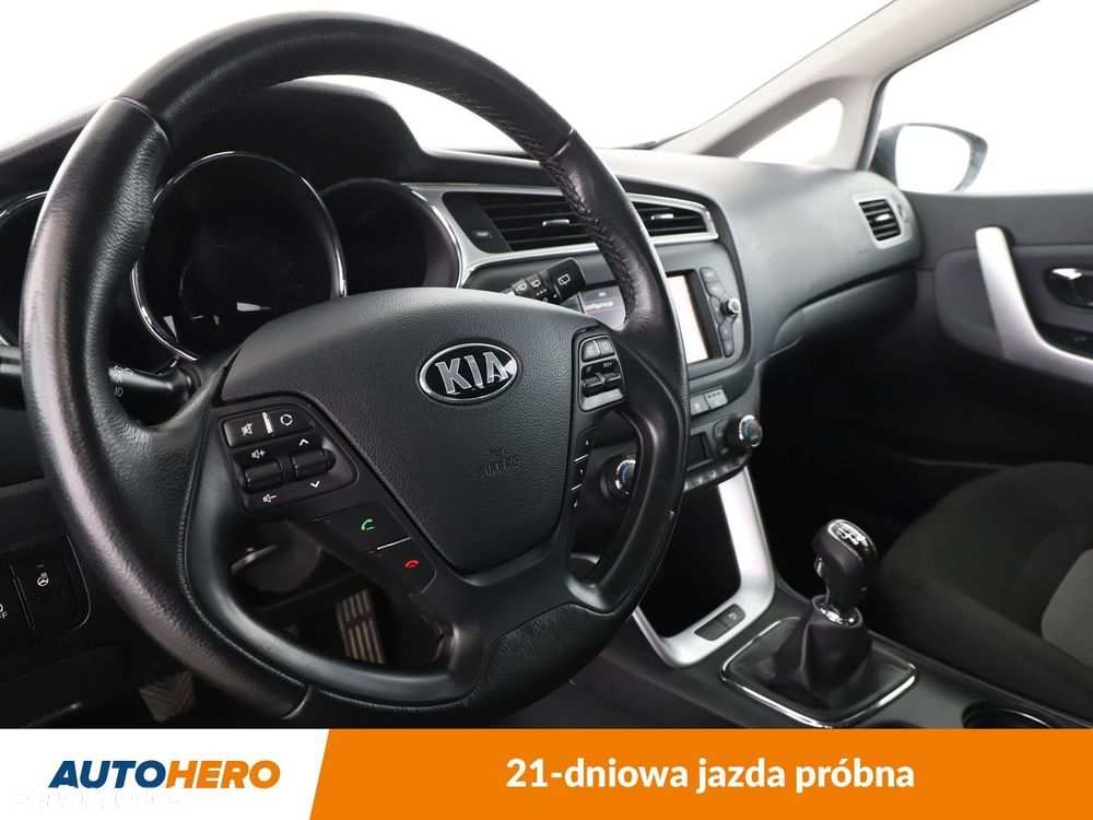 Kia Ceed - 12