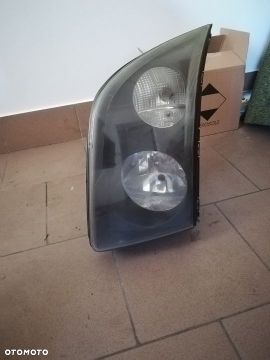 Lampa przód VW Crafter lewa  Europa - 1