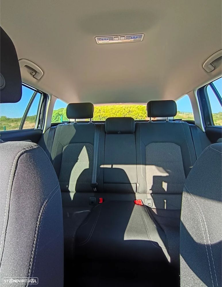 VW Passat Variant - 8
