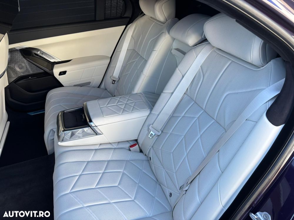 BMW Seria 7 750e xDrive - 21