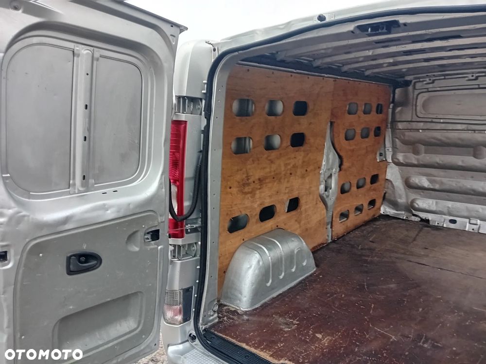 Opel Vivaro - 10