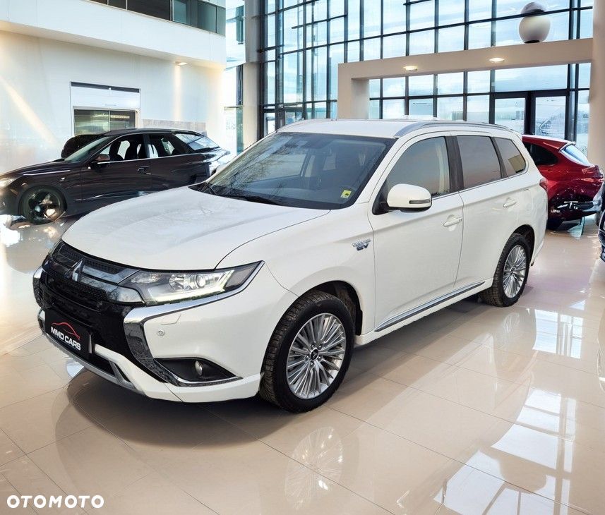 Mitsubishi Outlander - 3