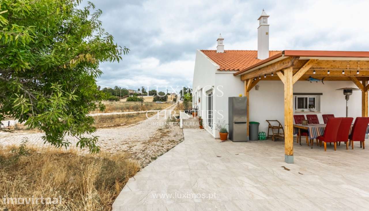 Propriedade com moradia V6 para venda na Luz, Algarve - Grande imagem: 2/25